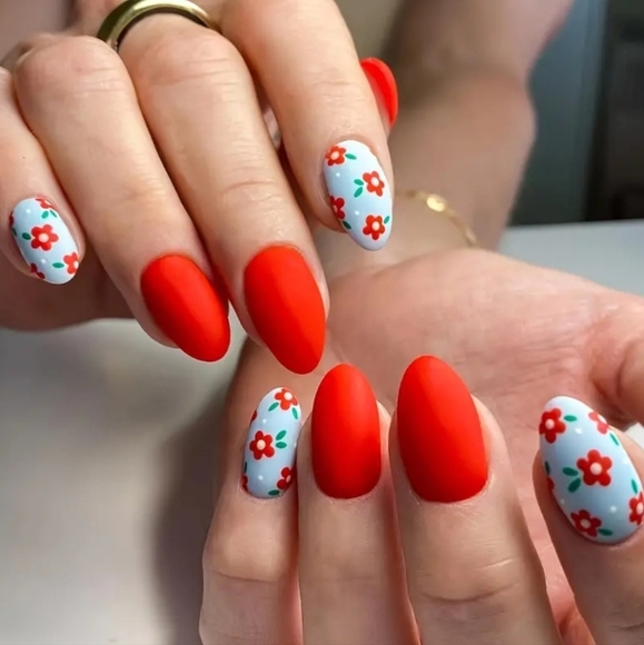 24 Pieces Fake Press On Nails - Picture 1 of 6